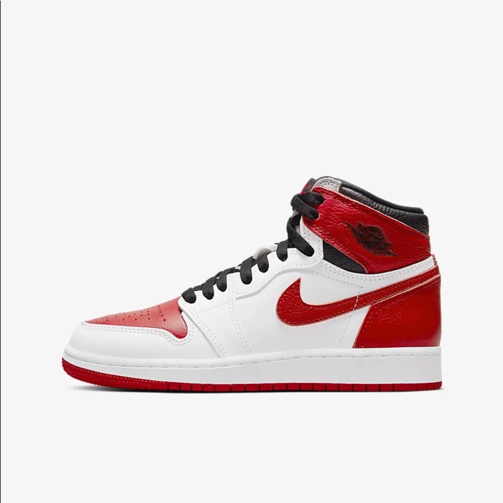Air Jordan 1 Retro High OG NEW w/box size 4.5Y
